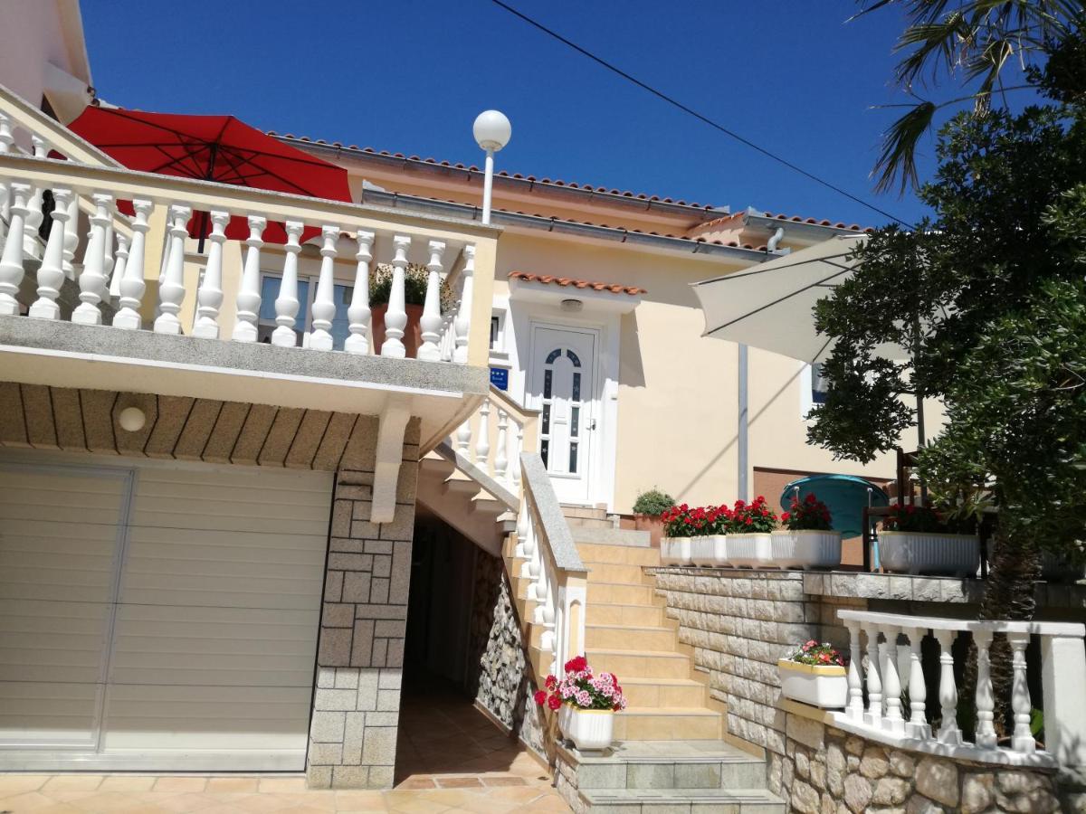 Apartman Larisa Apartamento Kampor Exterior foto
